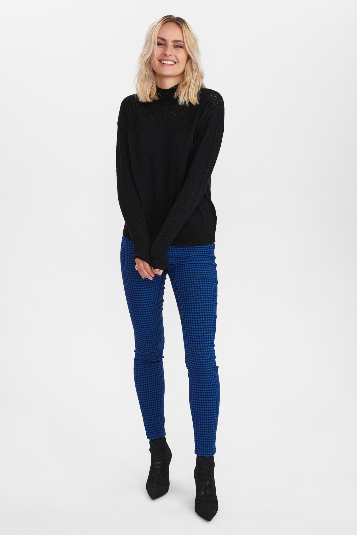 701158-0000_3.jpg
