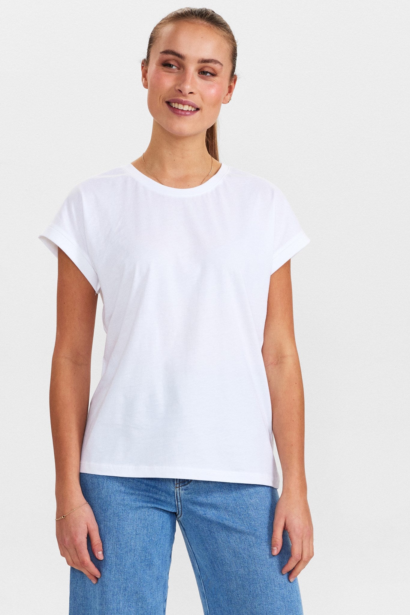 bright white t shirt