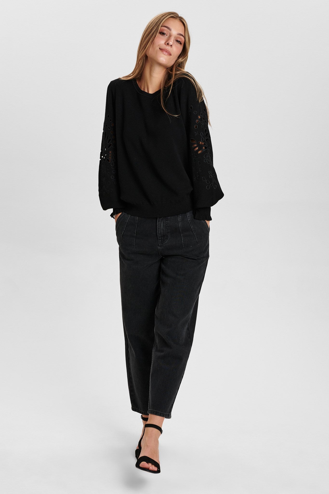 700991-0000_3.jpg